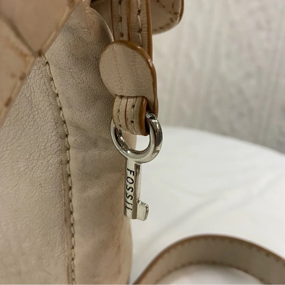 FOSSIL Women's Crossbody Handbag Purse Bone Distressed Boho Capsule Granola Girl